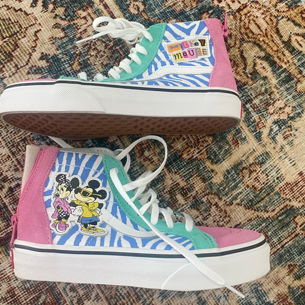 Brand New/unworn Mickey Mouse high-top vans sz 1.5